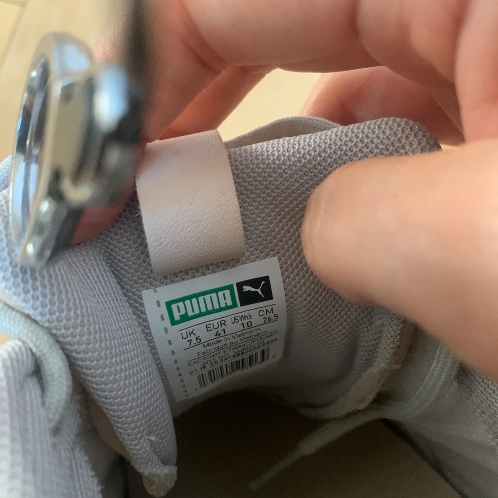 Puma - Picture 3 of 5